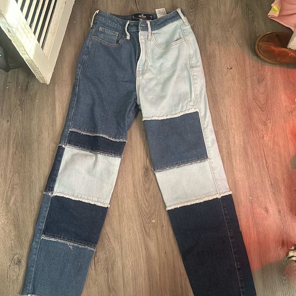 hollister ultra high rise vintage straight jeans
size: w25 L27
barely worn